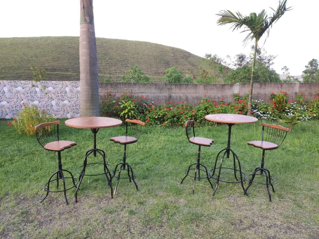 Mesas e Armários